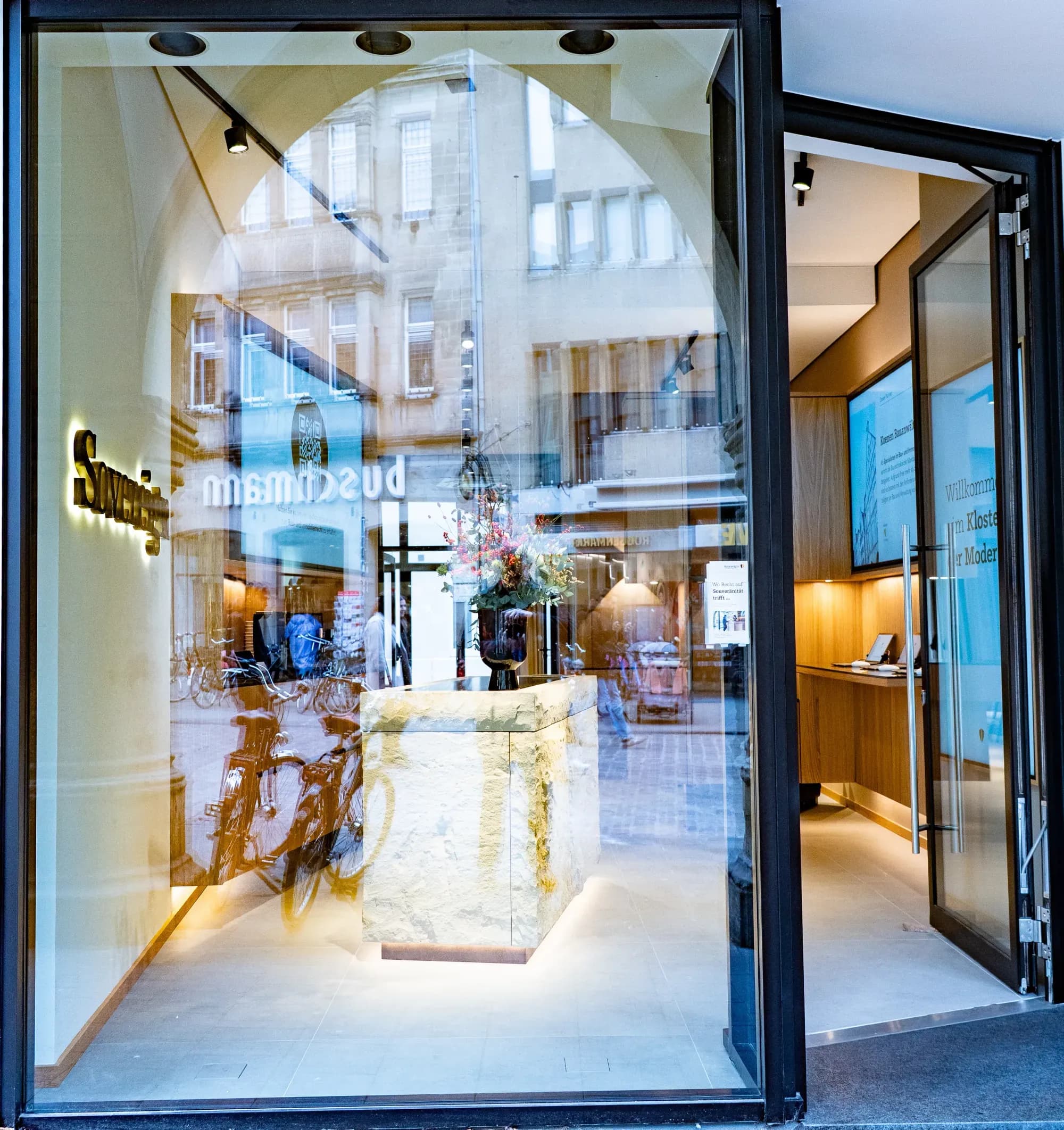 Der Sovereign Store in Münster von außen